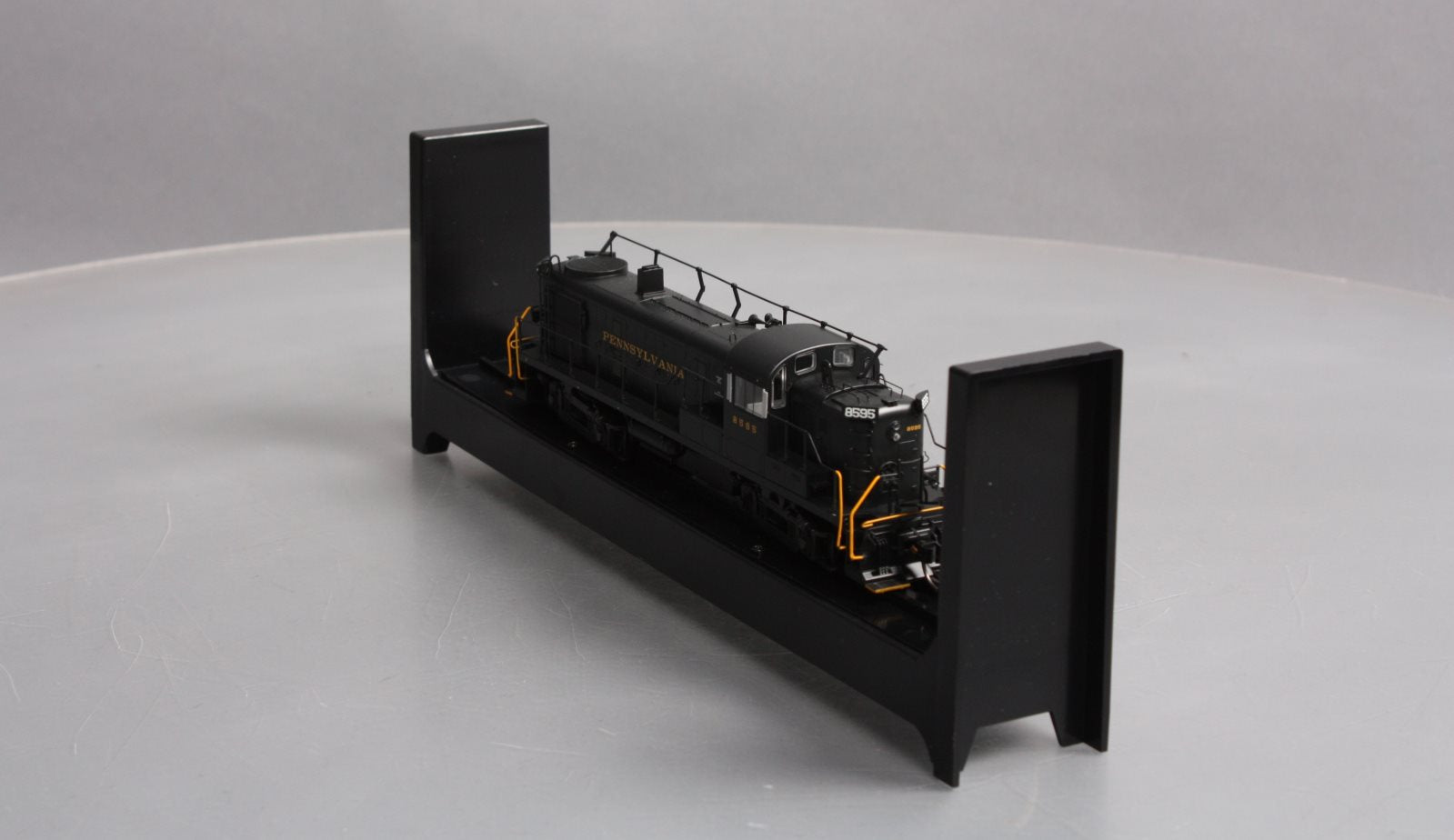 Bowser 24685 HO PRR Alco RS-3 Phase III Diesel Locomotve #8595