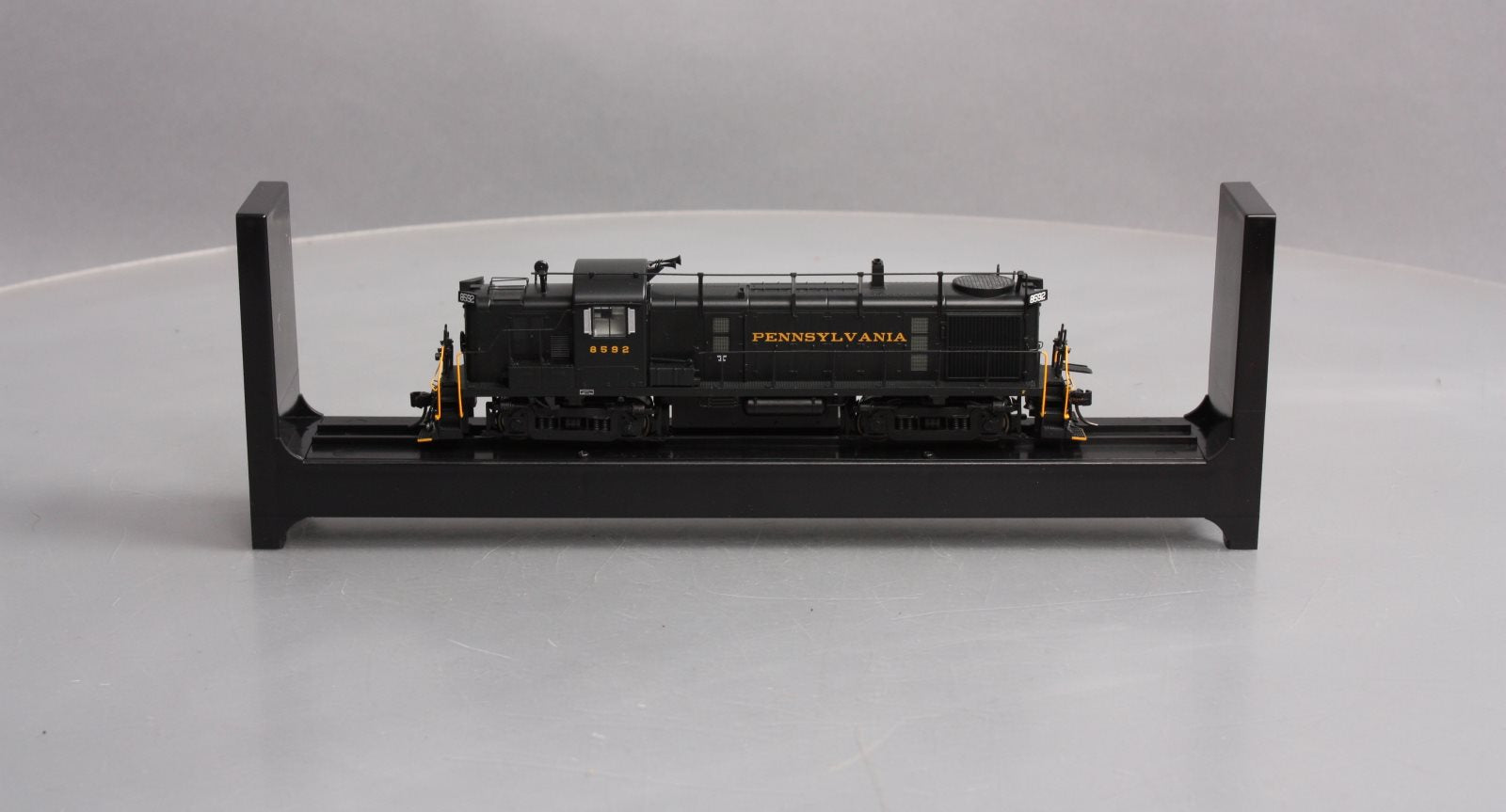 Bowser 24687 HO PRR Alco RS-3 Diesel Locomotive #8592 with DCC