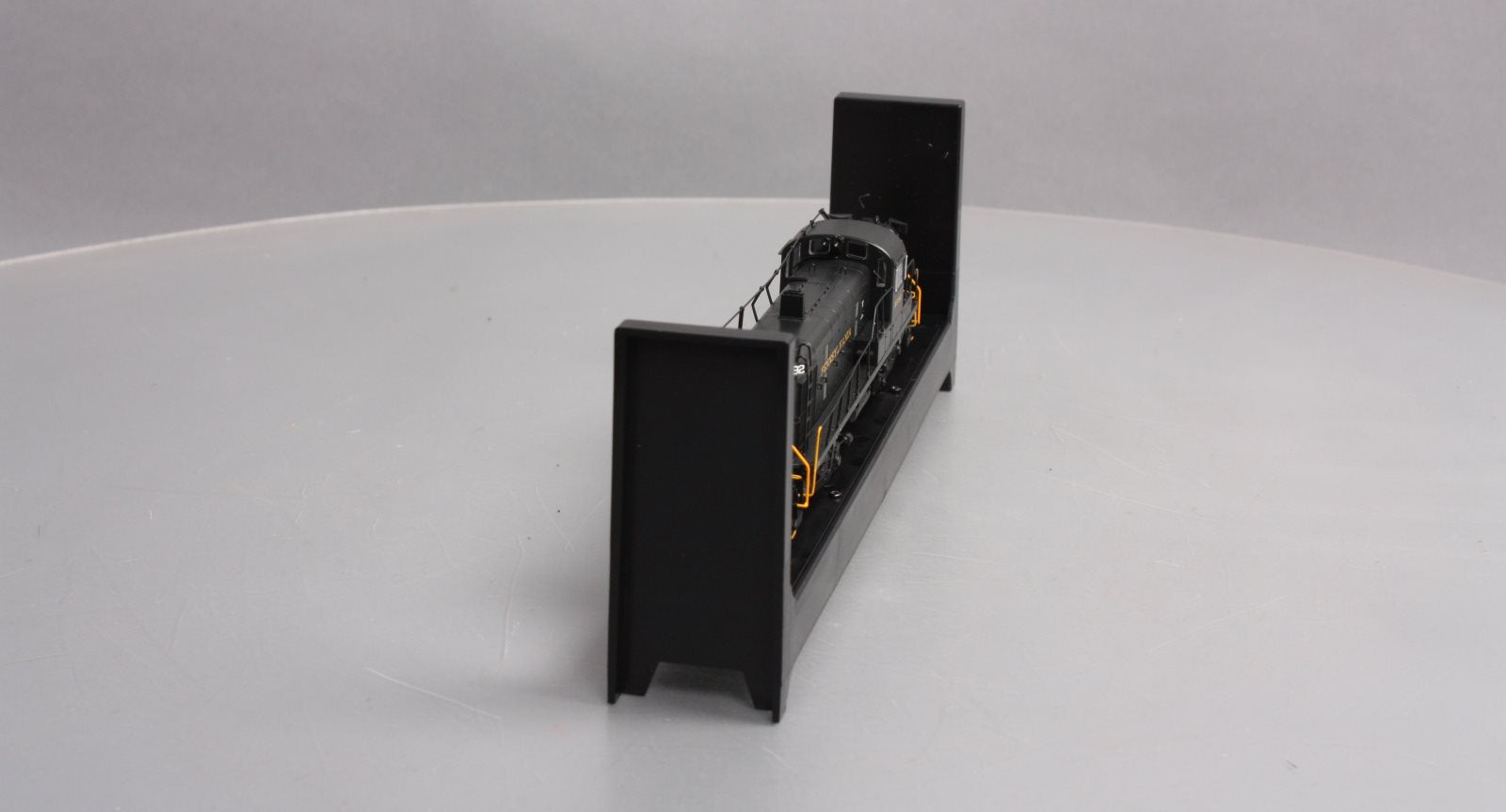 Bowser 24687 HO PRR Alco RS-3 Diesel Locomotive #8592 with DCC