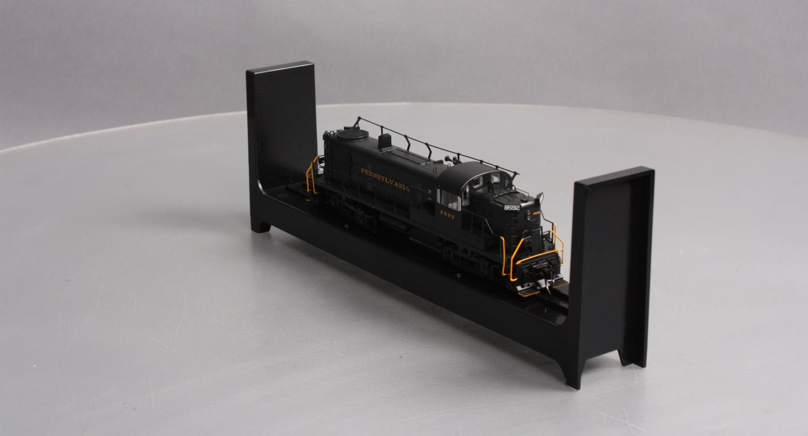 Bowser 24687 HO PRR Alco RS-3 Diesel Locomotive #8592 with DCC