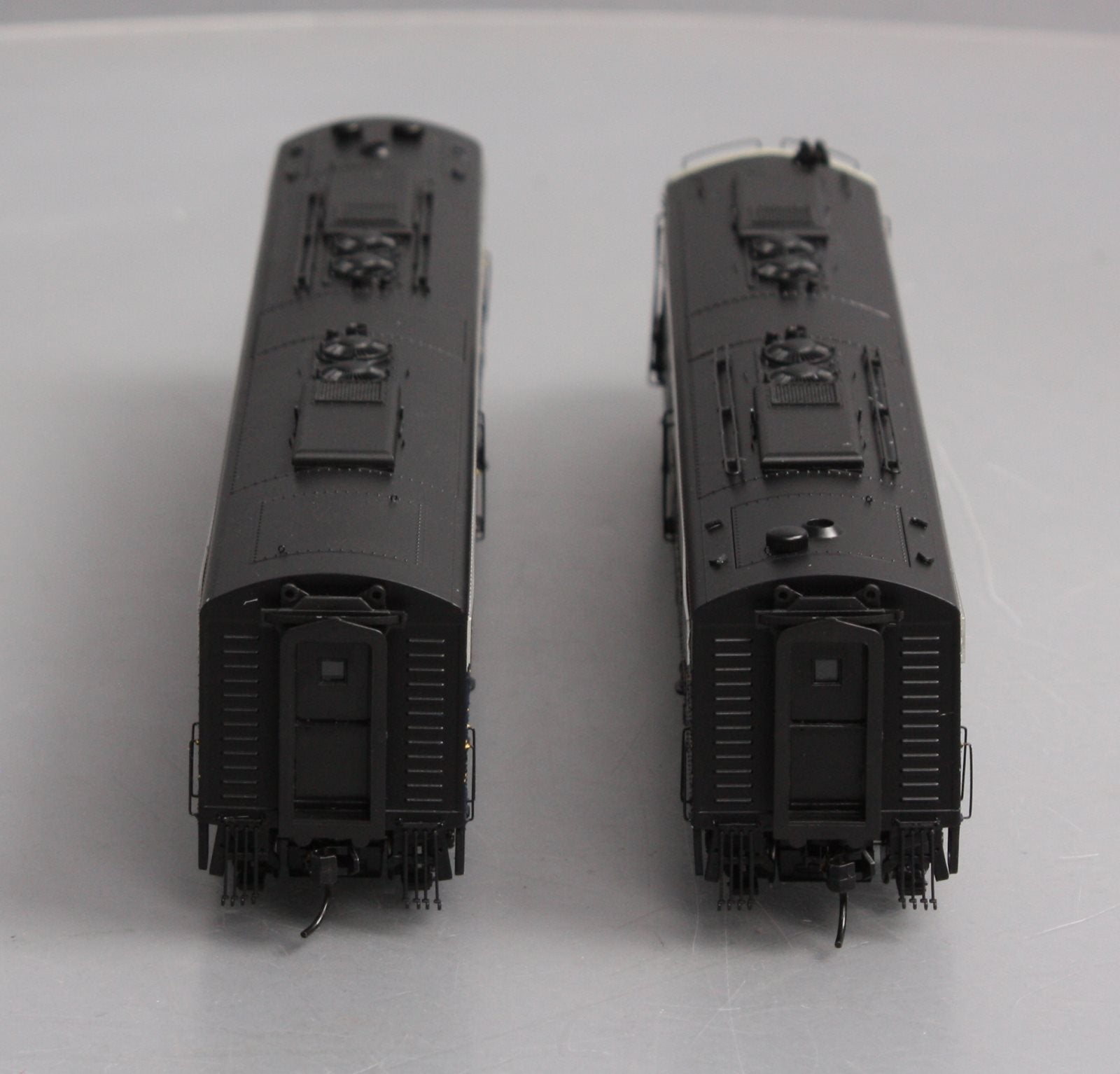 Walthers 920-48368 32 HO Baltimore & Ohio EMD E9A/E8Bm #1454/2415