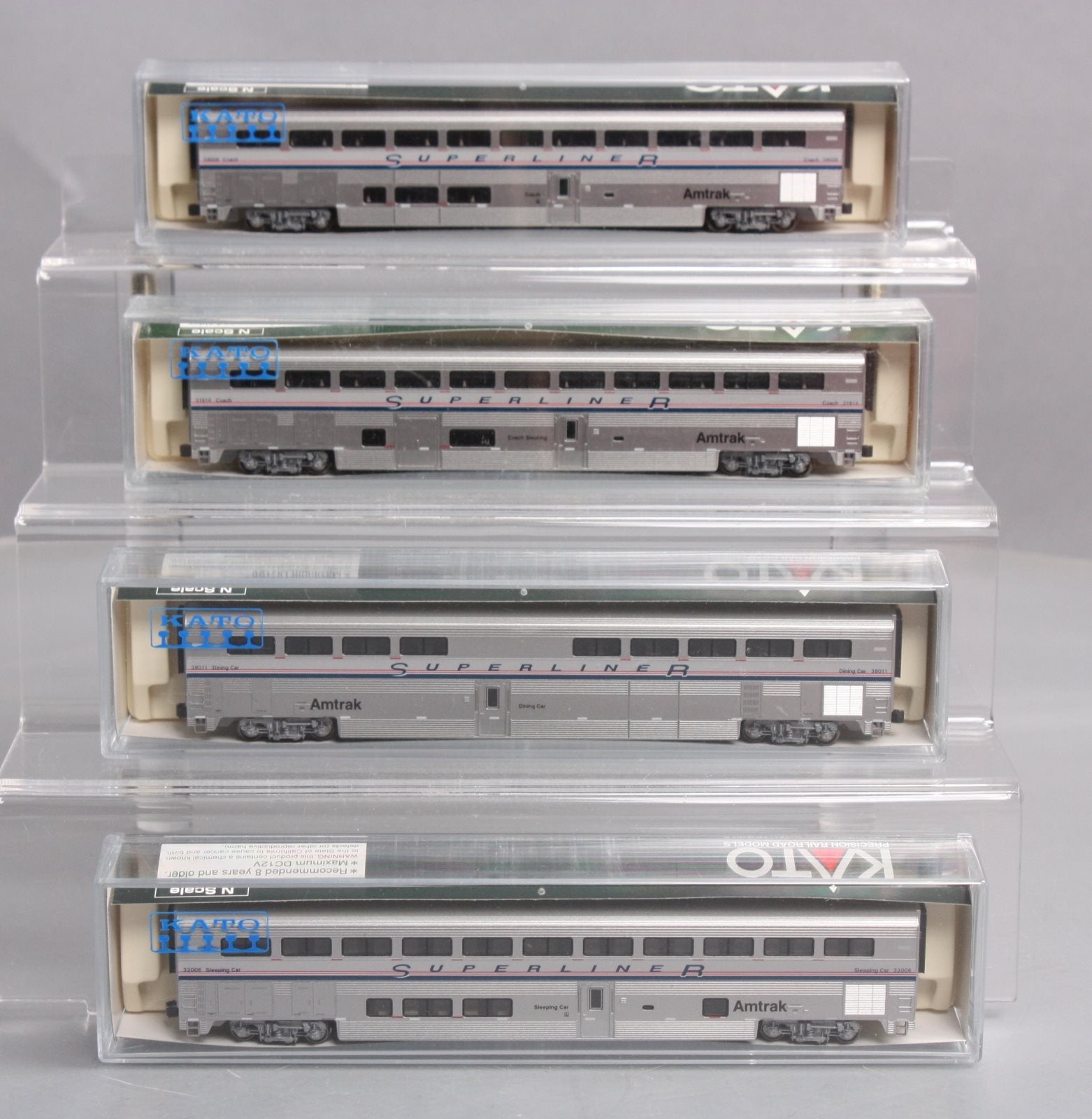 Kato 106-3504 N Scale Amtrak Superliner 4-Car Passenger (Set A)