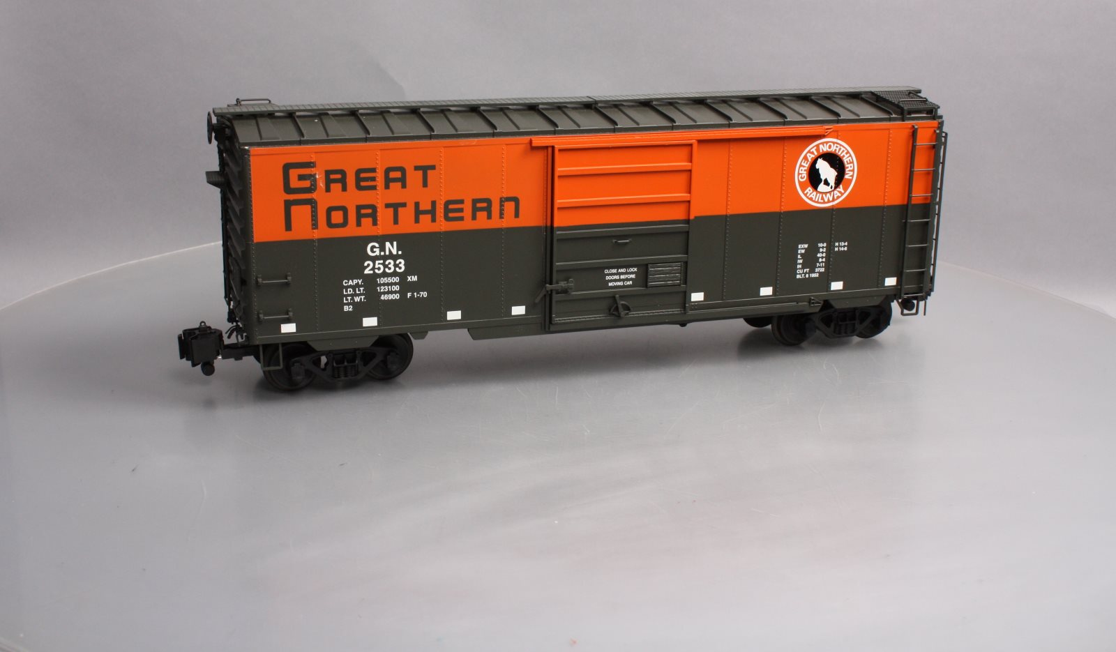 USA Trains R19205B G Great Northern 40 Ft. PS-1 Simulated Steel Box Car