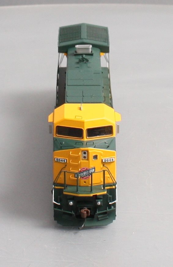 Roundhouse 78022 HO Chicago and North Western Dash 9-44CW Diesel Loco #8644
