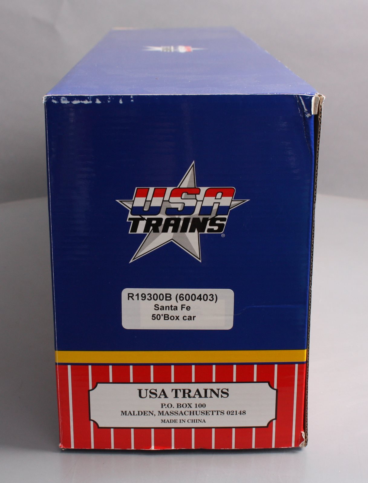 USA Trains R19300B G Santa Fe 50 Ft. Box Car with AAR Double Door (Red)