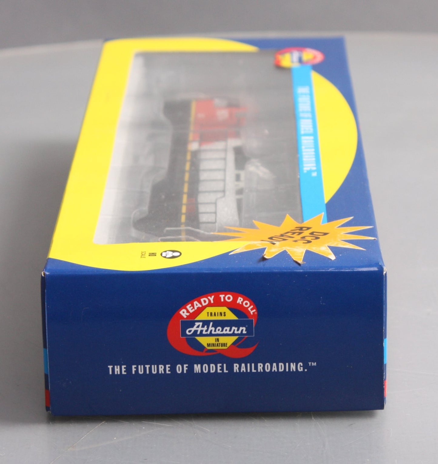 Athearn 29219 HO Canadian National CP38-2 Diesel Locomotive #9574