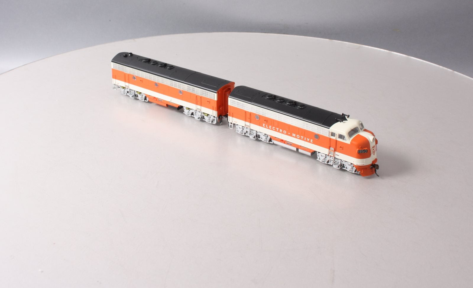 Athearn G22743 HO Electro-Motive EMD Demonstrator F7 AB