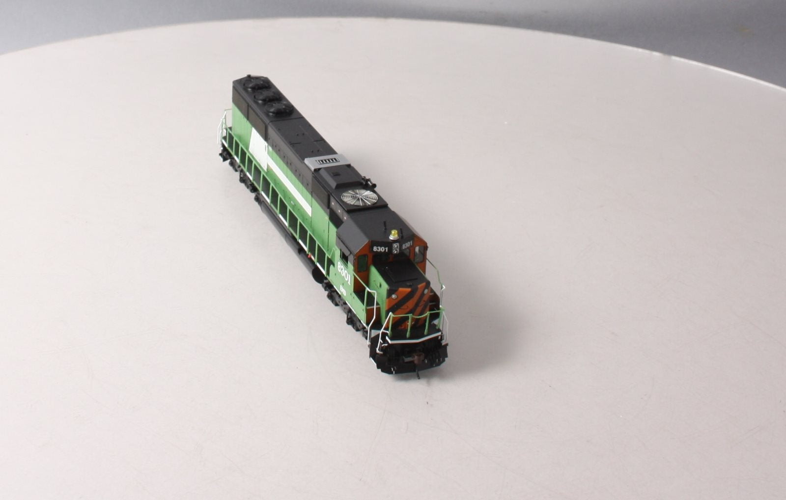 Athearn 78802 HO Scale Ex-BN EMD Lease SD-60 Diesel Locomotive