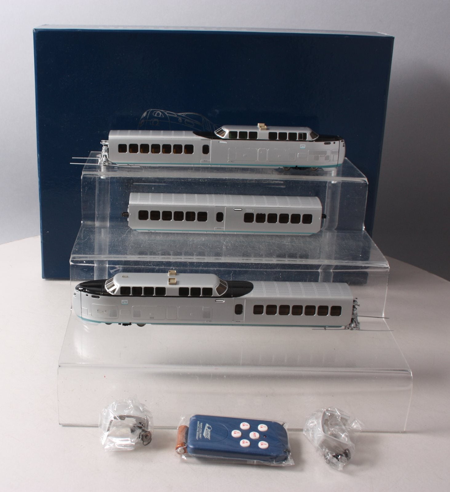 Rapido Trains 200001 New Haven TurboTrain HO Gauge Diesel Passenger Train Set