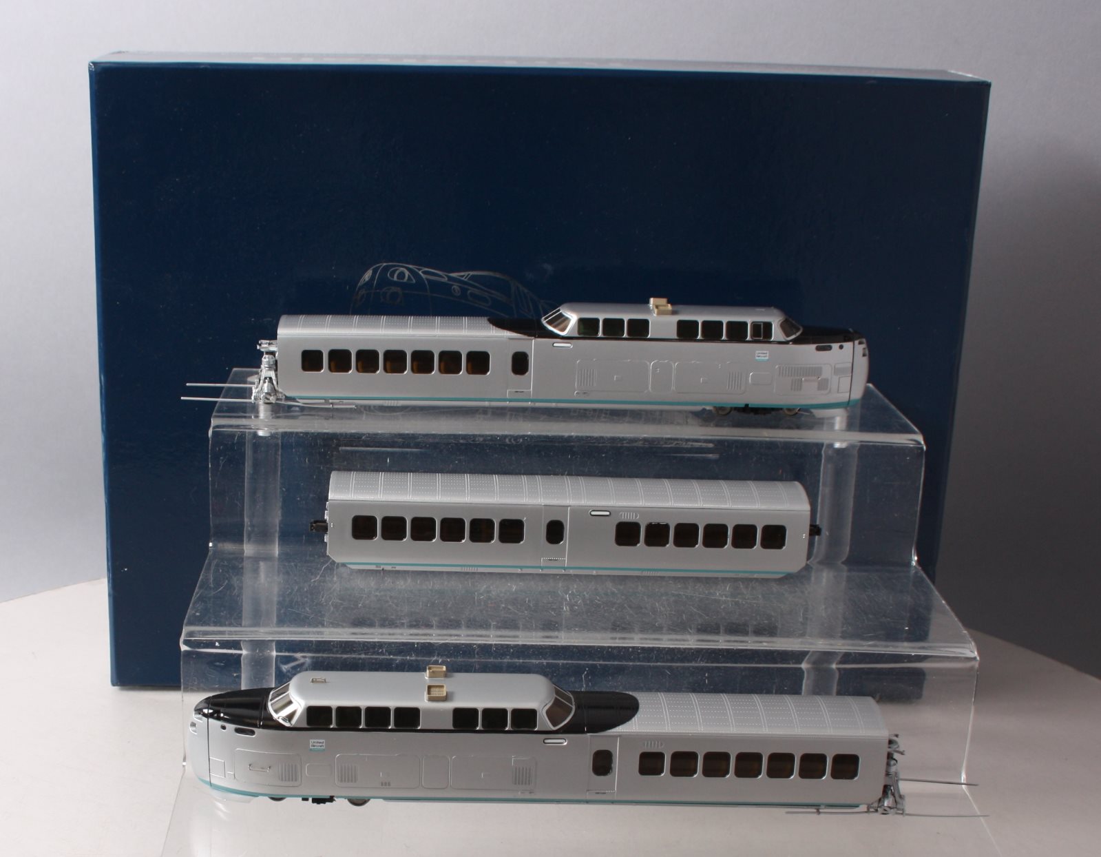 Rapido Trains 200001 New Haven TurboTrain HO Gauge Diesel Passenger Train Set