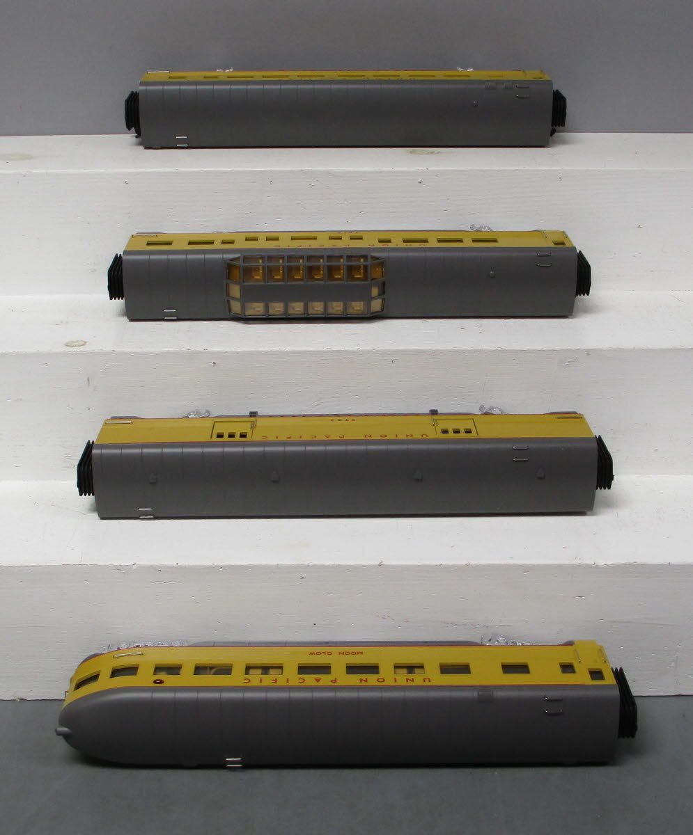 MTH 30-67821 O Union Pacific 60' Streamlined Passenger Car Set (Set of 4)