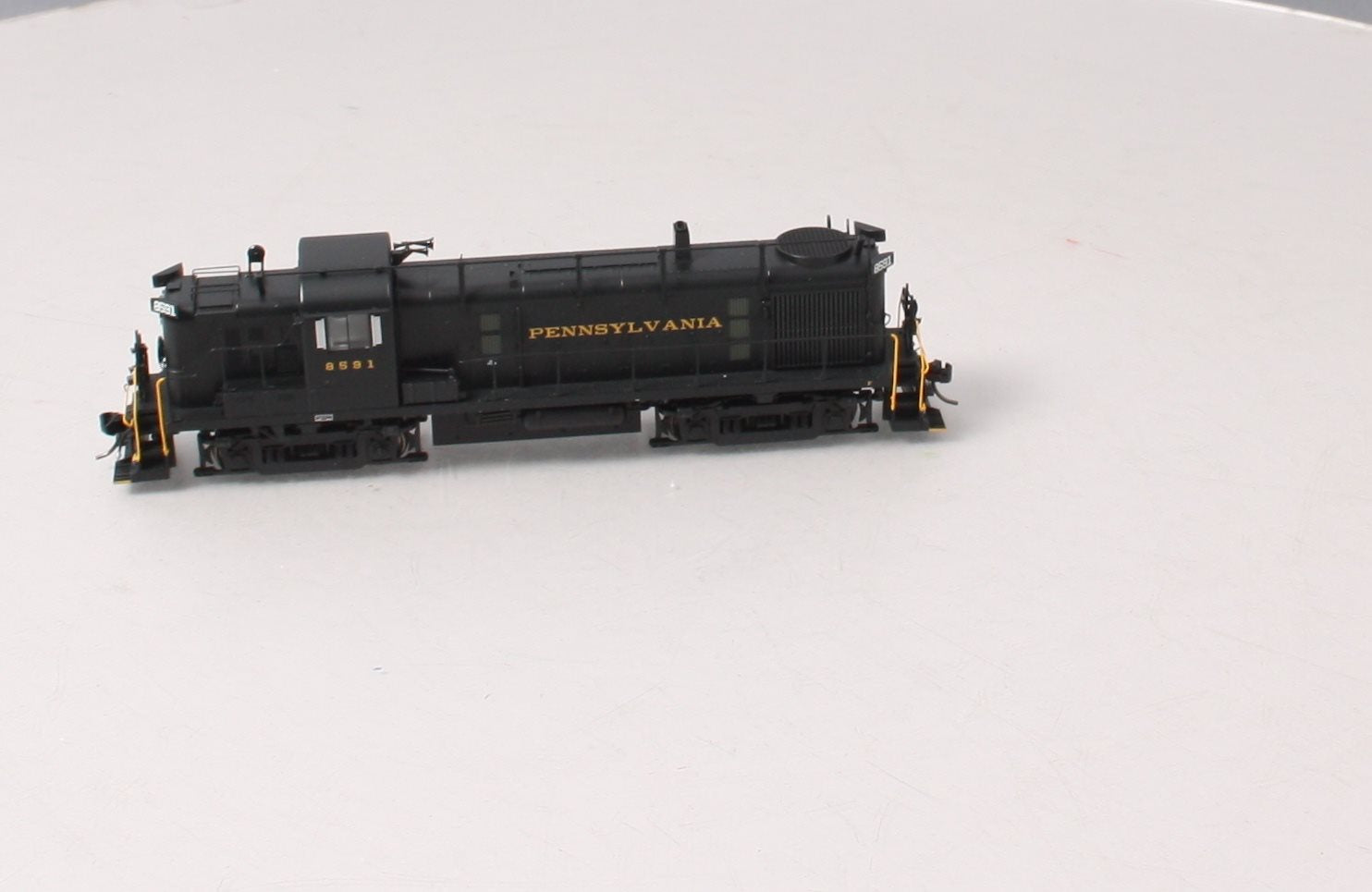 Bowser 24683 HO Pennsylvania Alco RS-3 Ph. 3 Diesel Loco w/Train Phone #8591