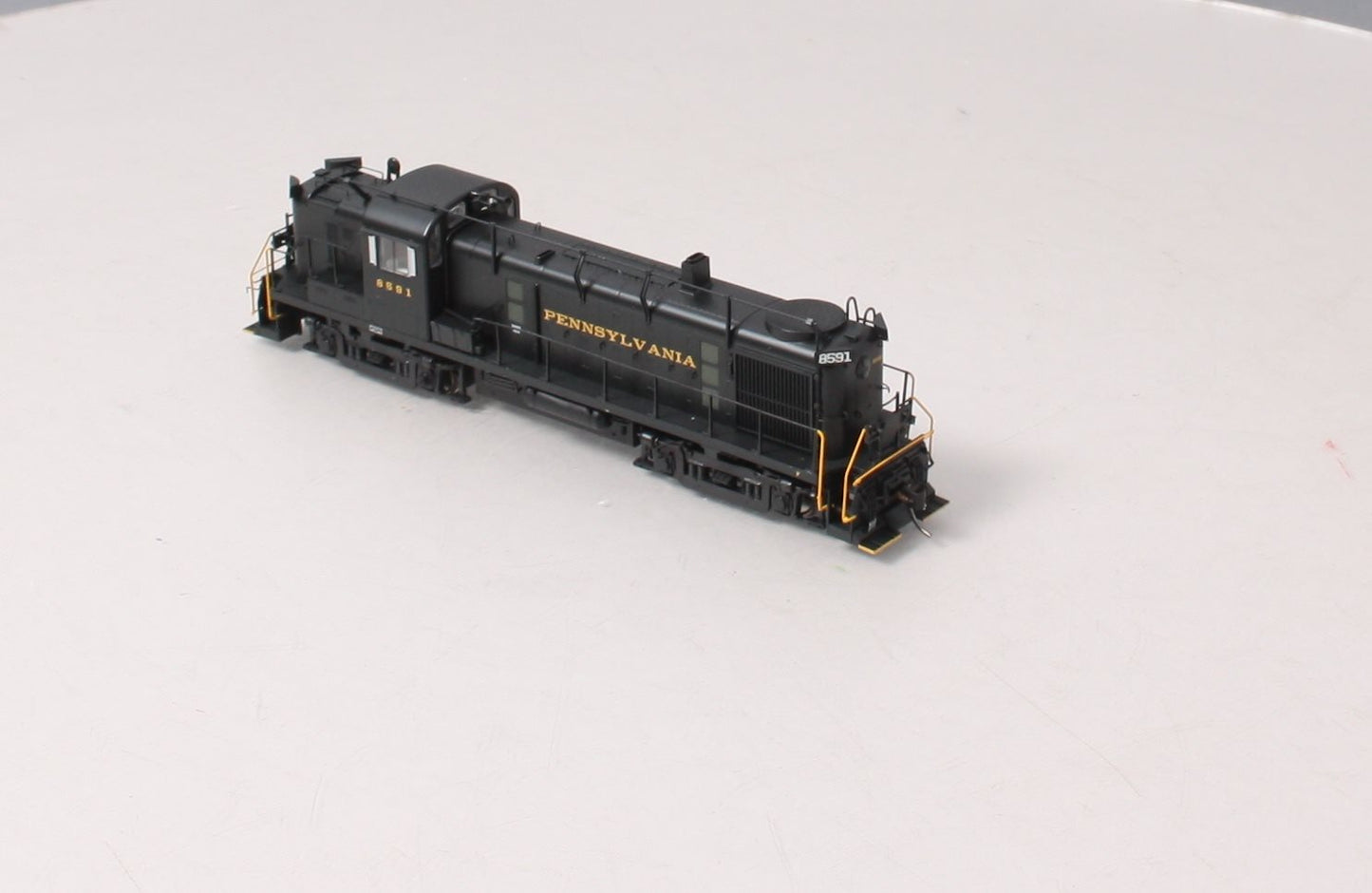 Bowser 24683 HO Pennsylvania Alco RS-3 Ph. 3 Diesel Loco w/Train Phone #8591