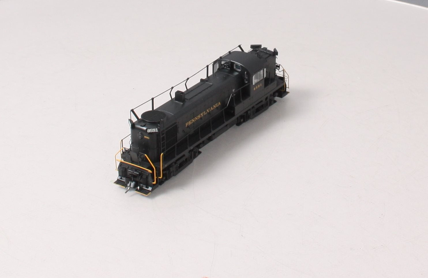 Bowser 24683 HO Pennsylvania Alco RS-3 Ph. 3 Diesel Loco w/Train Phone #8591