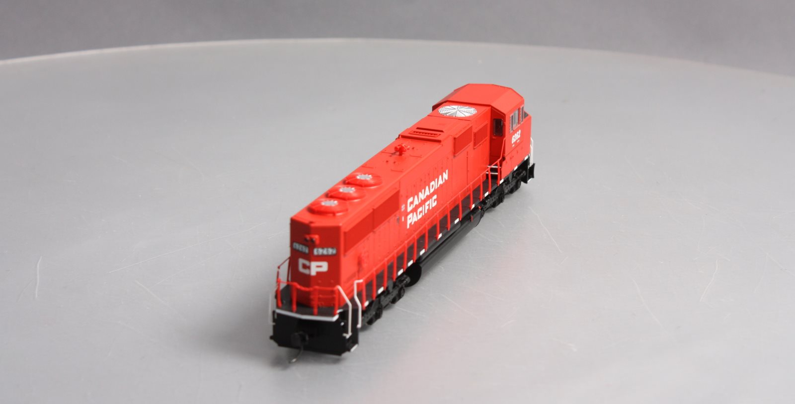 Walthers 910-10306 HO Scale Canadian Pacific EMD SD60M Diesel Engien #6262