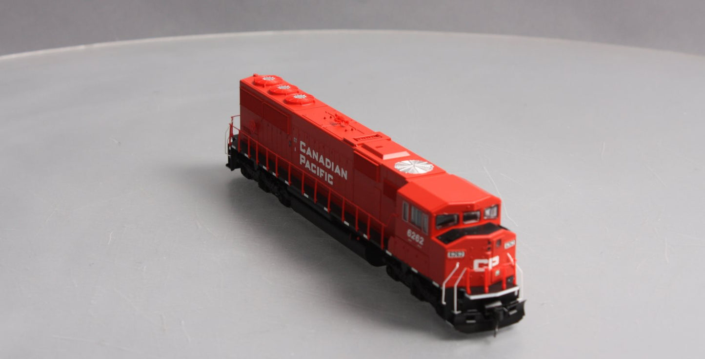 Walthers 910-10306 HO Scale Canadian Pacific EMD SD60M Diesel Engien #6262