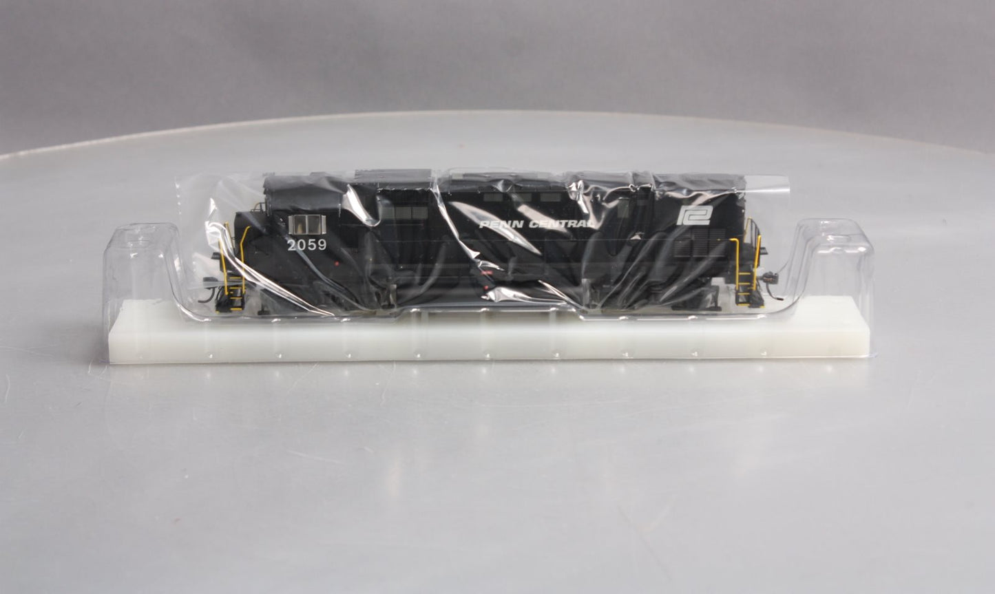 Bowser 23871 HO Scale Penn Central Alco C430 Diesel Engine #2059