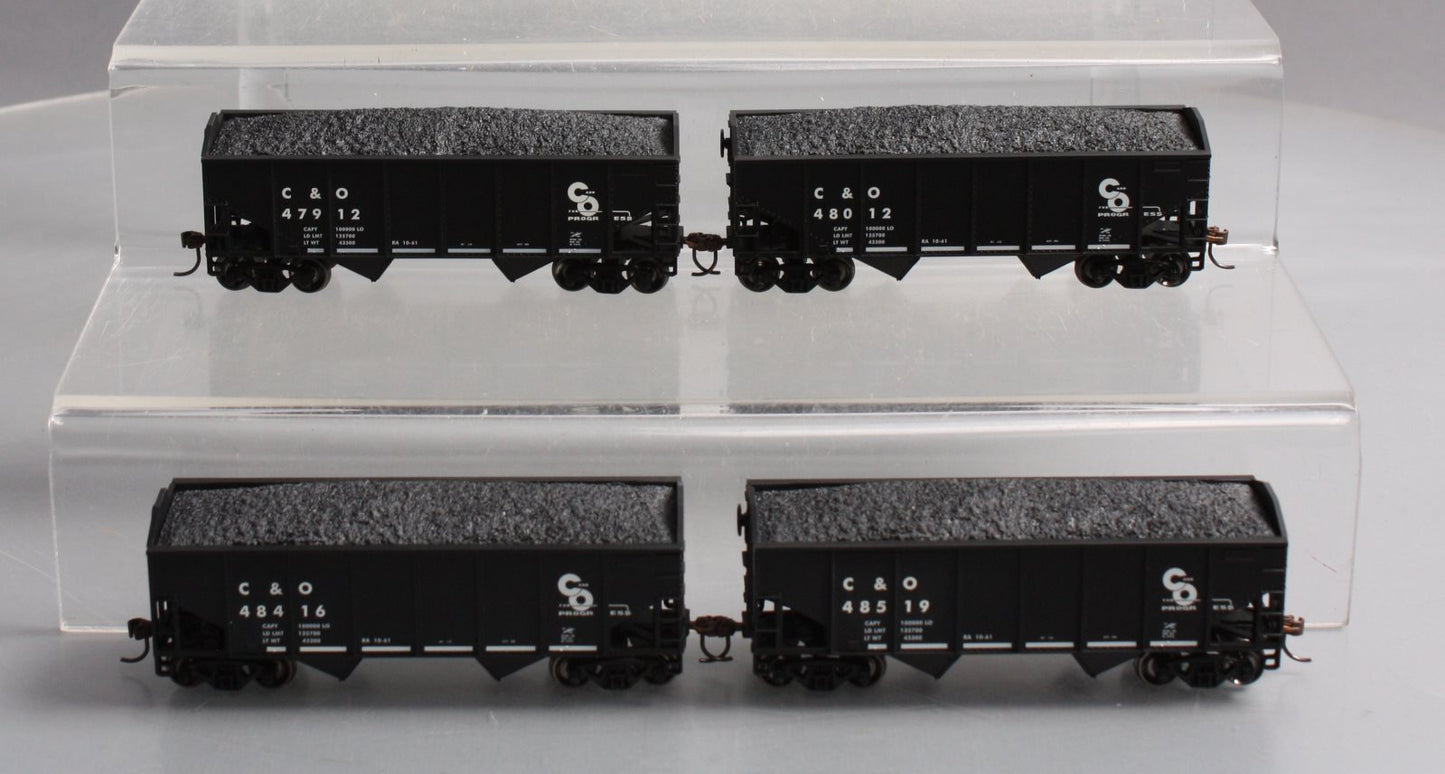Athearn 79505 HO Scale Chesapeake and Ohio 34' 2-Bay Ribbed Hoppers (Set of 4)