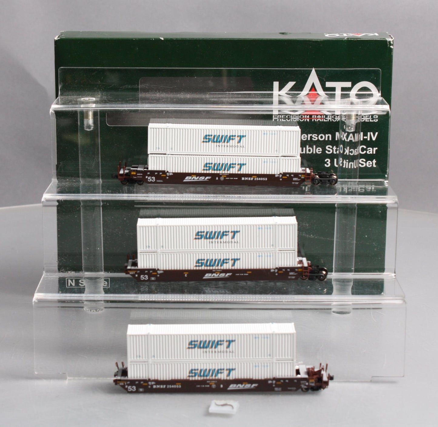 Kato 106-6168 N BNSF MAXI-IV 53' Stack Car w/Swift Container #254053 (Set of 3)