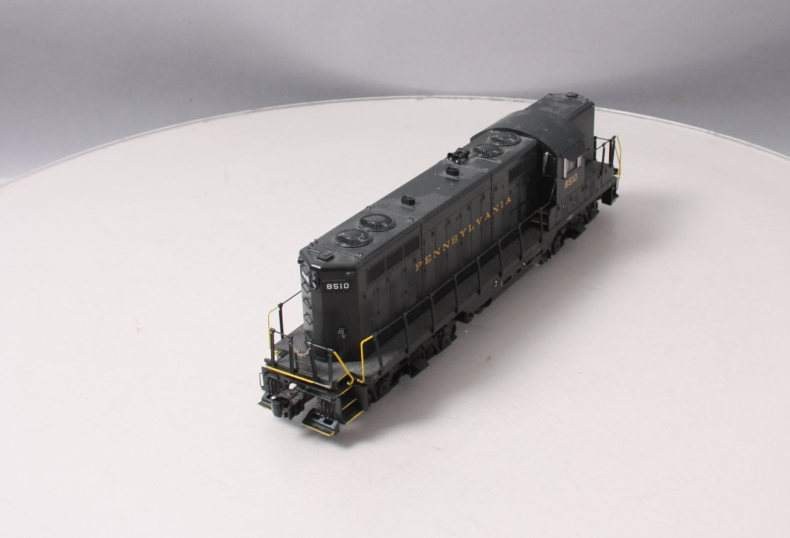 Lionel 6-28587 O Gauge Pennsylvania GP7 Diesel Locomotive #8510