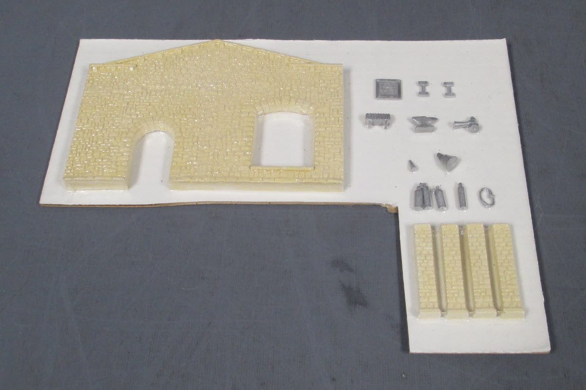 Rio Grande Models HO Locomotive Blacksmith Shop Model Kit