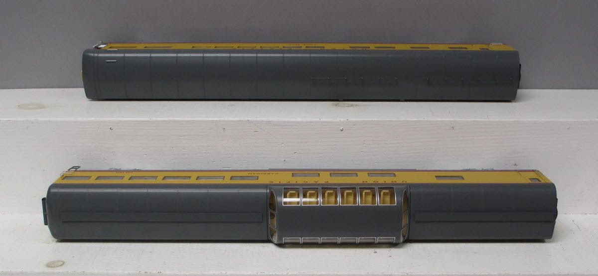 Lionel 2027240 Union Pacific Excursion Expansion Pack #4 2 Car Set