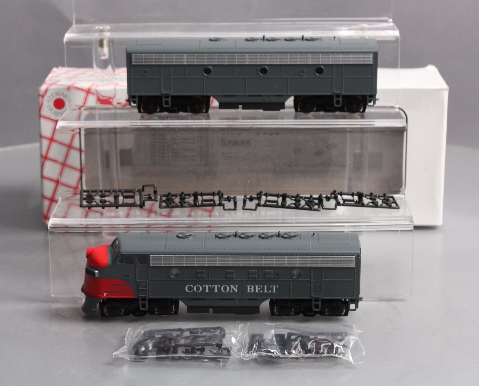 Stewart 5712 HO Cotton Belt Diesel EMD F7 A/B Phase I-Late Diesel Locomotive Set