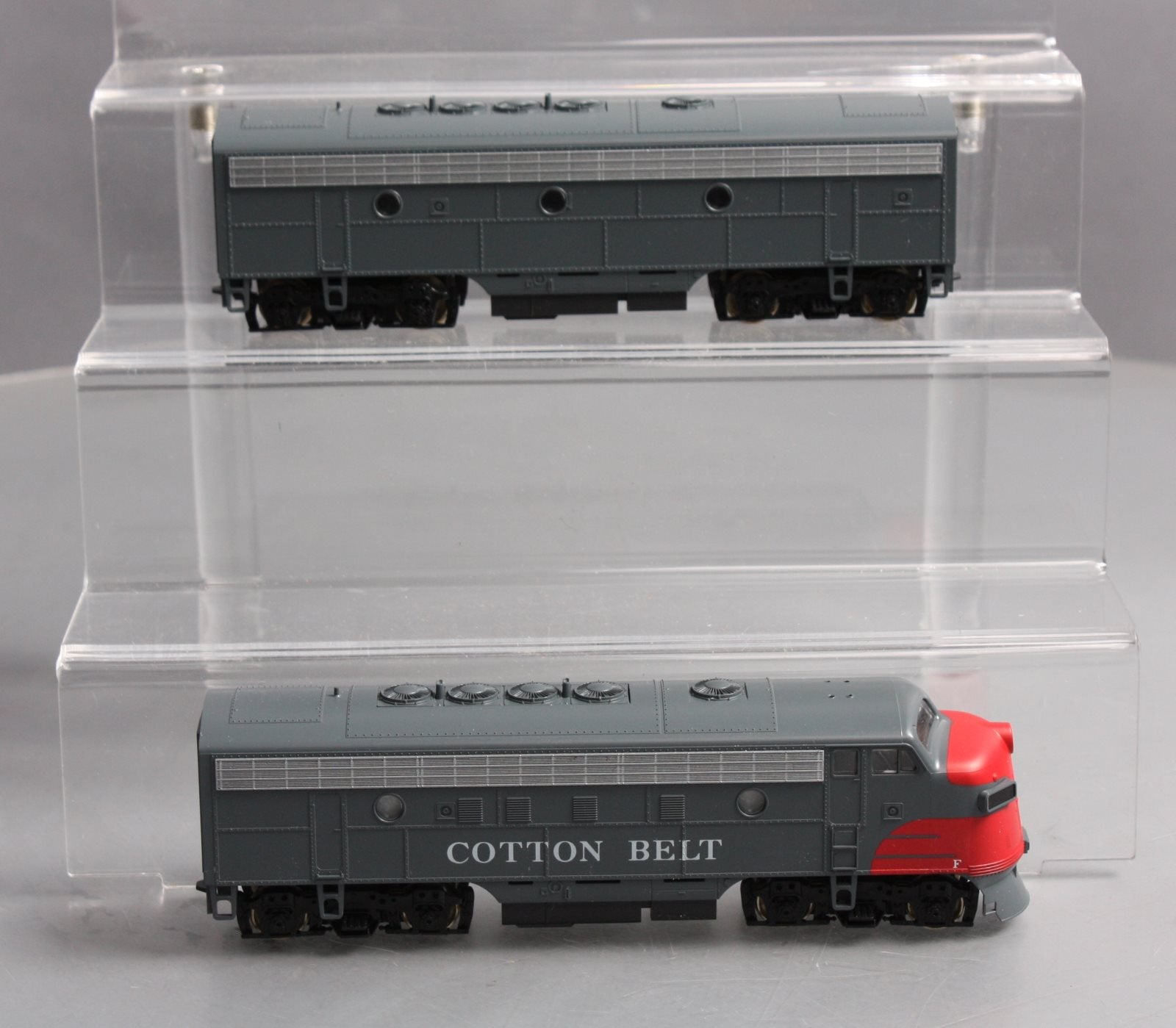 Stewart 5712 HO Cotton Belt Diesel EMD F7 A/B Phase I-Late Diesel Locomotive Set