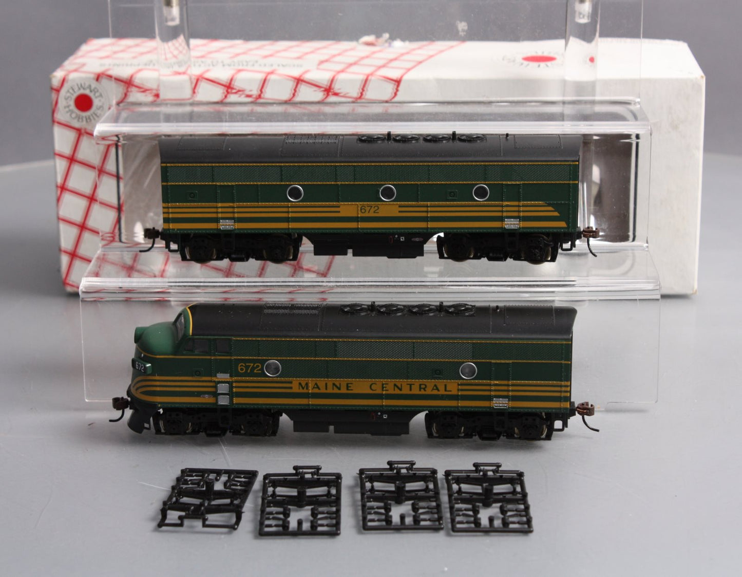 Stewart 5321 HO Maine Central EMD F3A/B Phase II Late Diesel Loco #672A & 672B