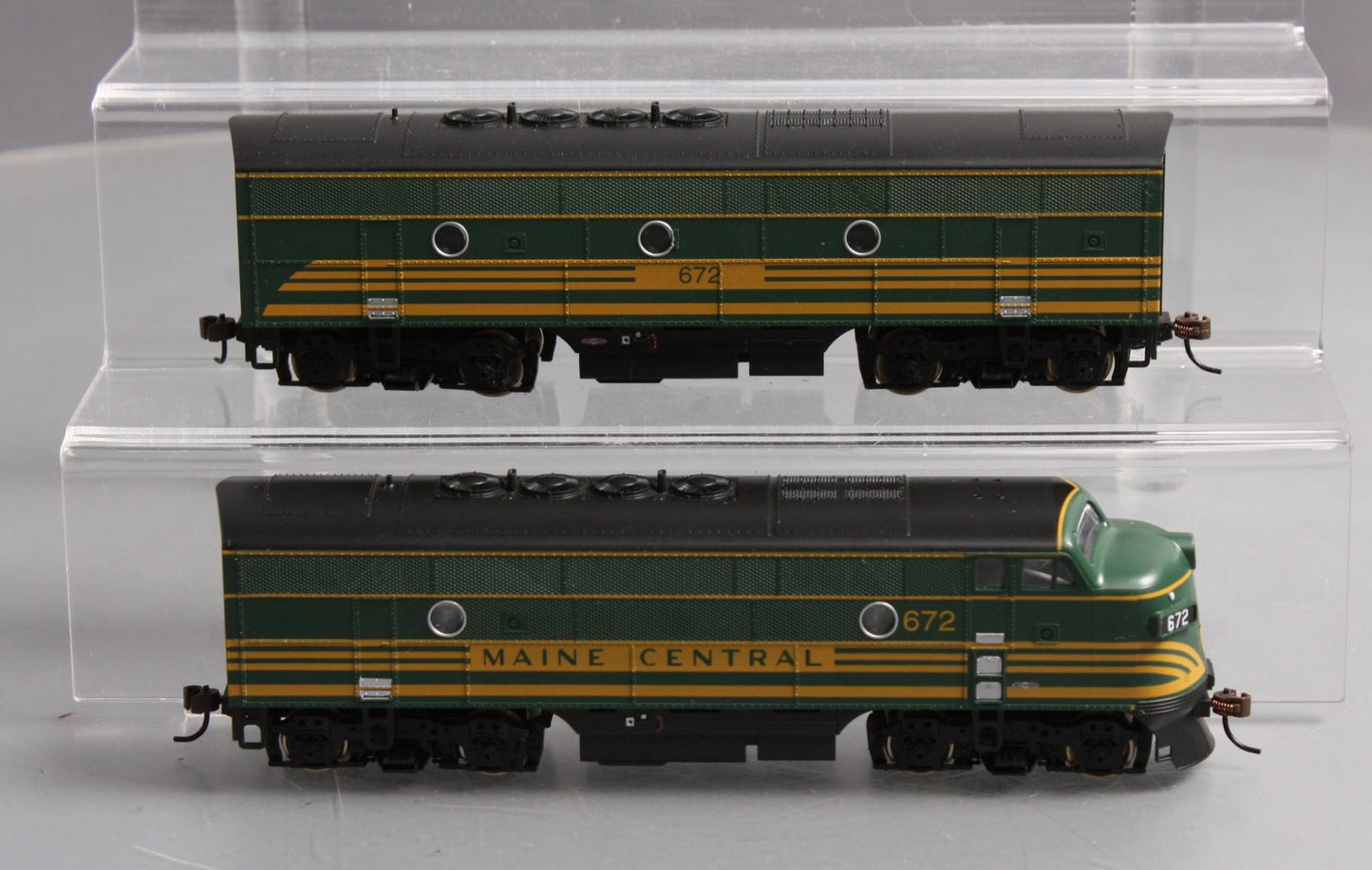 Stewart 5321 HO Maine Central EMD F3A/B Phase II Late Diesel Loco #672A & 672B