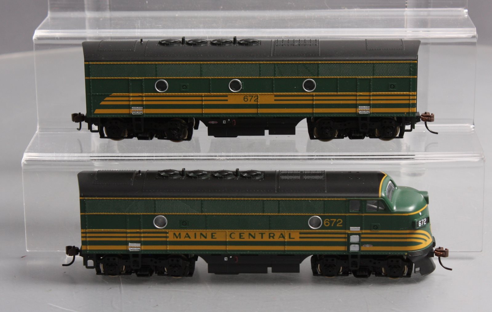 Stewart 5321 HO Maine Central EMD F3A/B Phase II Late Diesel Loco #672A & 672B