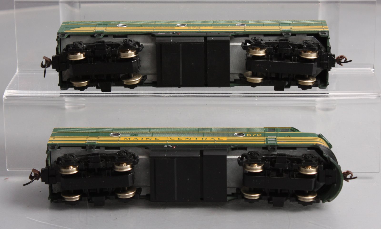 Stewart 5321 HO Maine Central EMD F3A/B Phase II Late Diesel Loco #672A & 672B