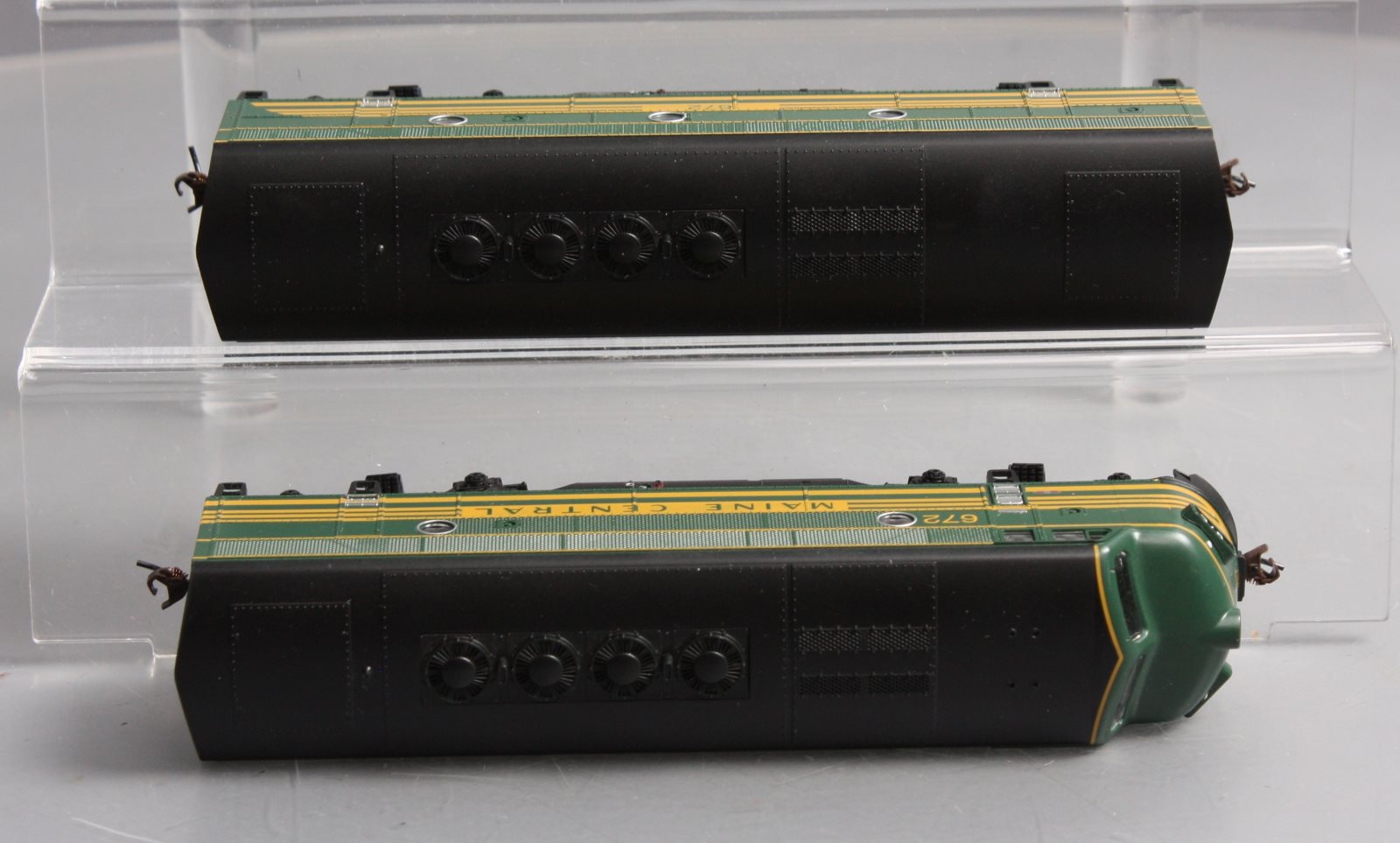 Stewart 5321 HO Maine Central EMD F3A/B Phase II Late Diesel Loco #672A & 672B