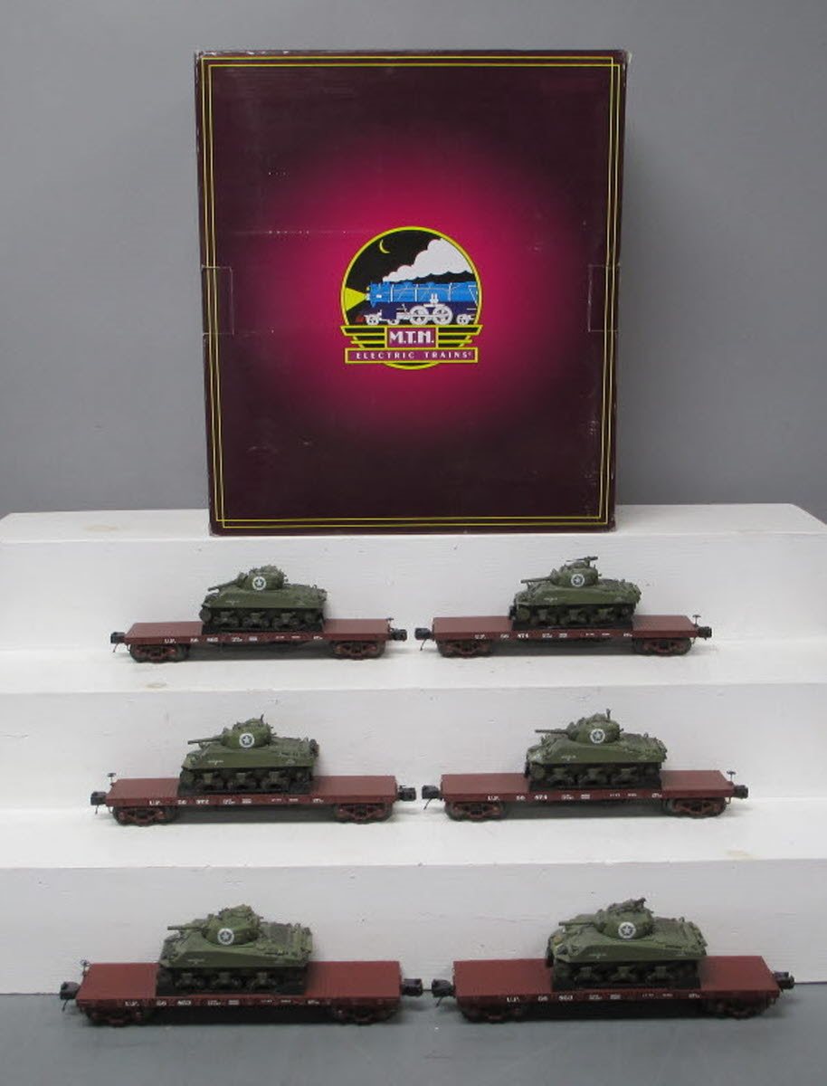MTH 20-90551 Union Pacific 41' Wood Flat Cars w/ Sherman Tank Load (Set of 6)