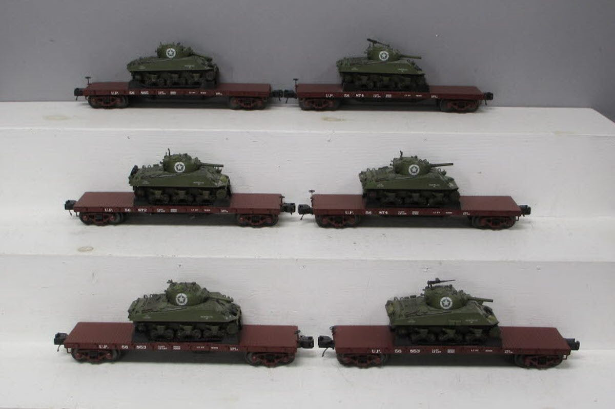 MTH 20-90551 Union Pacific 41' Wood Flat Cars w/ Sherman Tank Load (Set of 6)