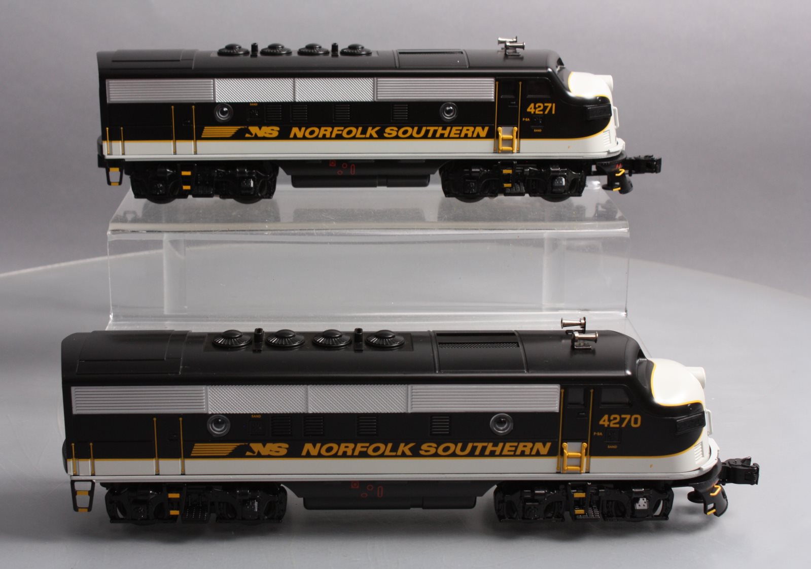 Williams 20105 O Norfolk Southern EMD F3 A-A Diesel Locomotive Set #4270/4271
