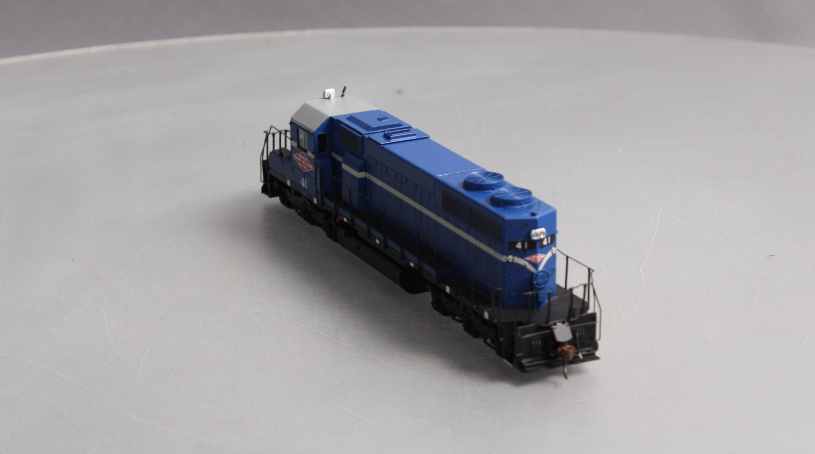 Athearn 98782 HO Minneapolis, Northfield & Southern SD-39 Diesel Locomotive #41