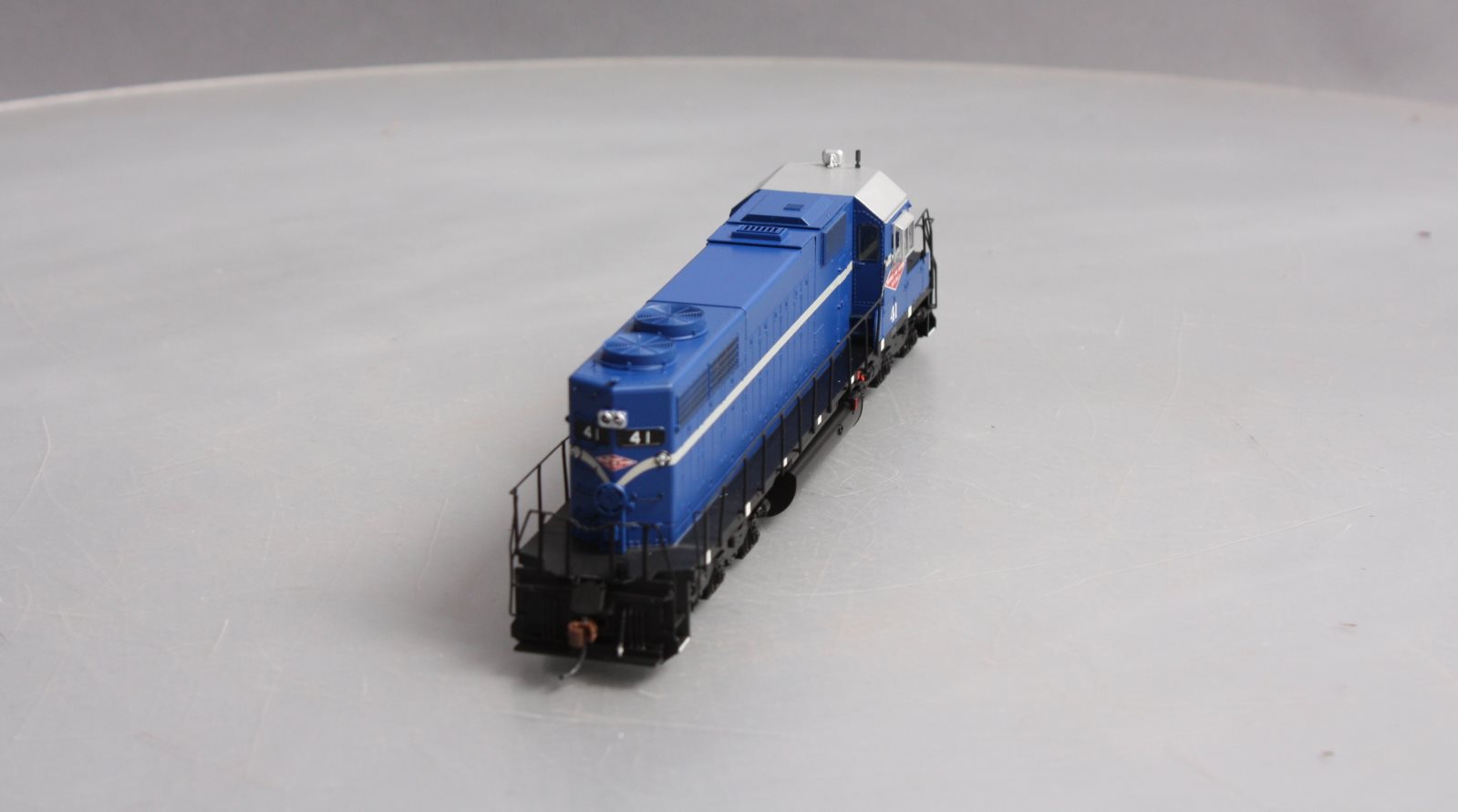 Athearn 98782 HO Minneapolis, Northfield & Southern SD-39 Diesel Locomotive #41