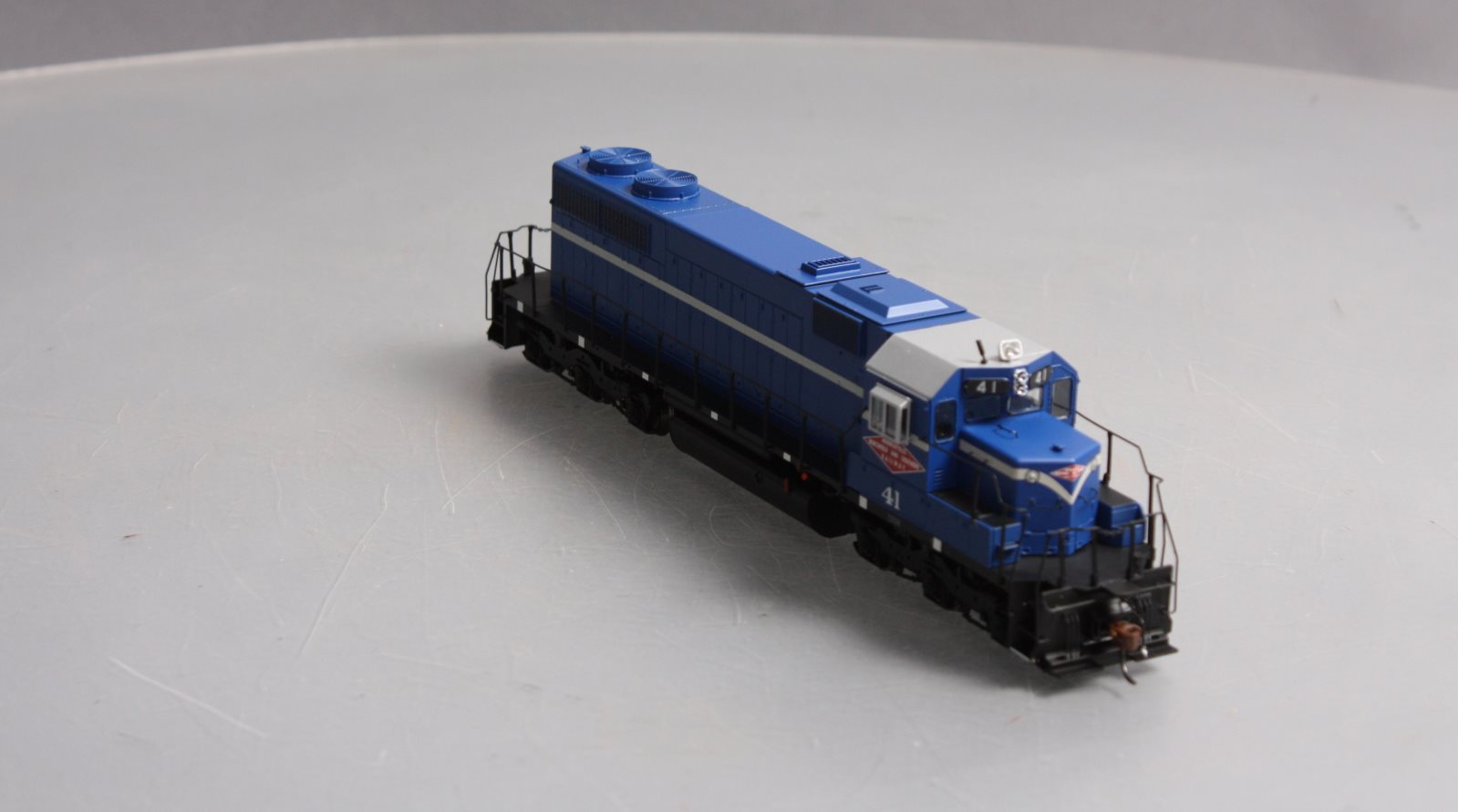 Athearn 98782 HO Minneapolis, Northfield & Southern SD-39 Diesel Locomotive #41