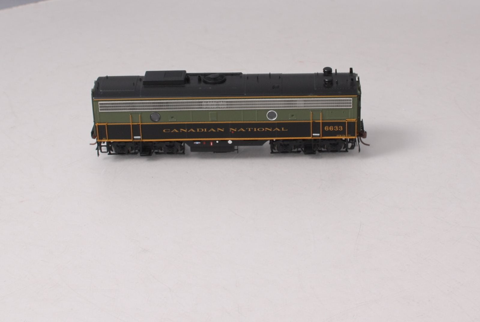 Rapido Trains 223022 HO Scale Canadian National F9B Diesel Locomotive #6633