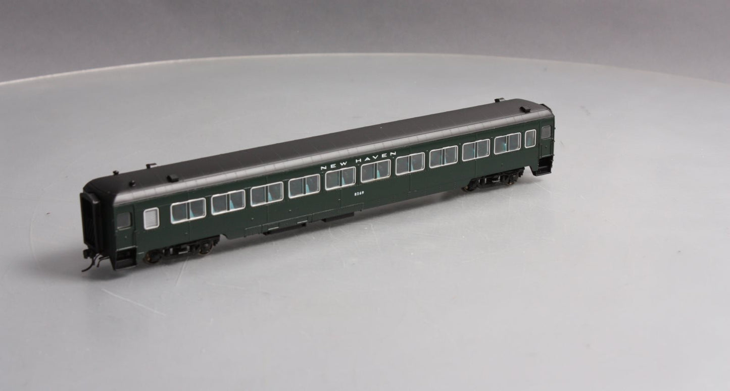 Rapido Trains 109017 HO New Haven 10-Window Phase II Coach #8269