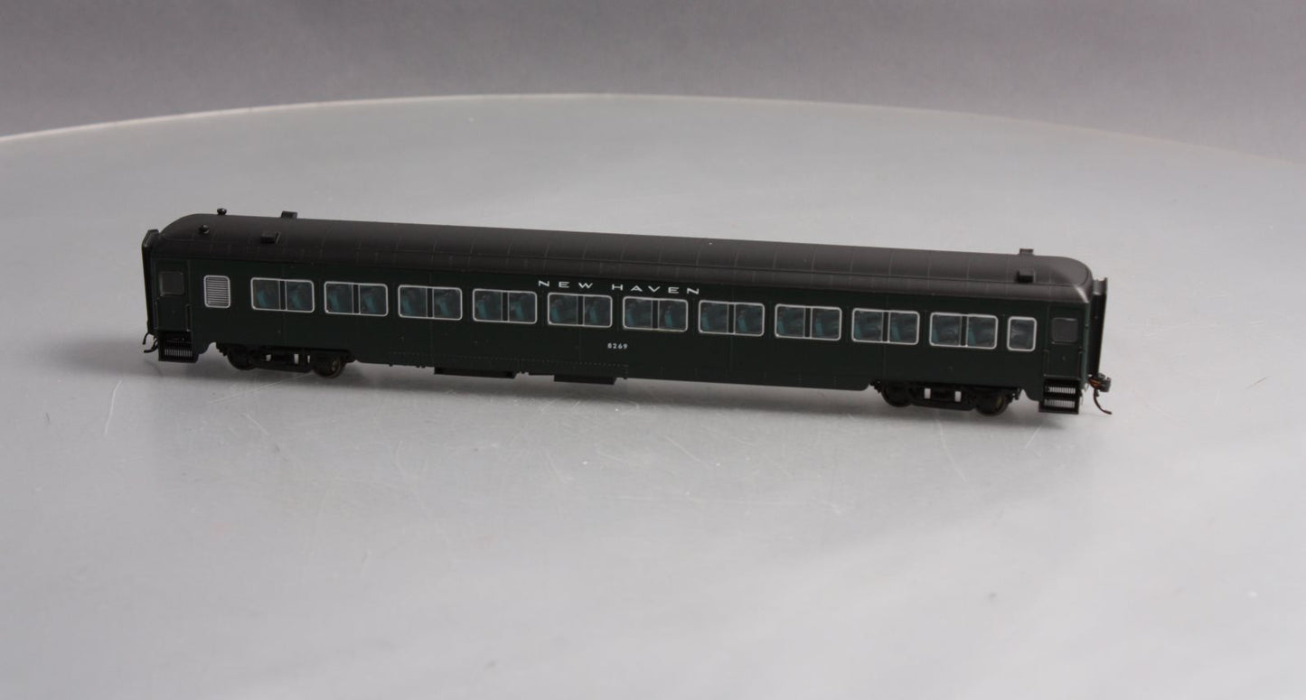 Rapido Trains 109017 HO New Haven 10-Window Phase II Coach #8269