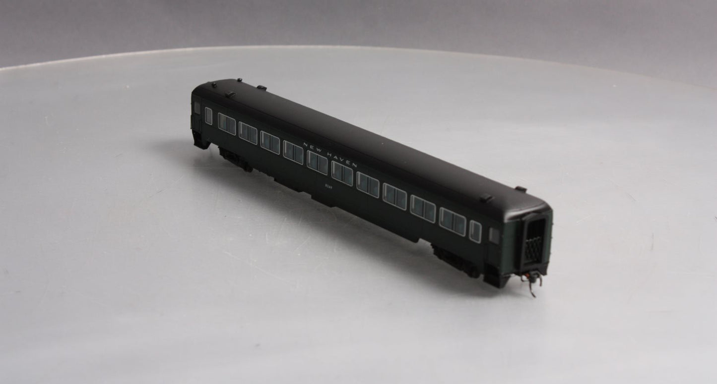Rapido Trains 109017 HO New Haven 10-Window Phase II Coach #8269
