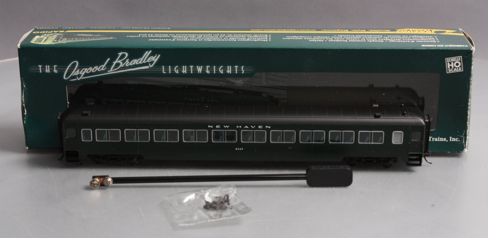 Rapido Trains 109017 HO New Haven 10-Window Phase II Coach #8269