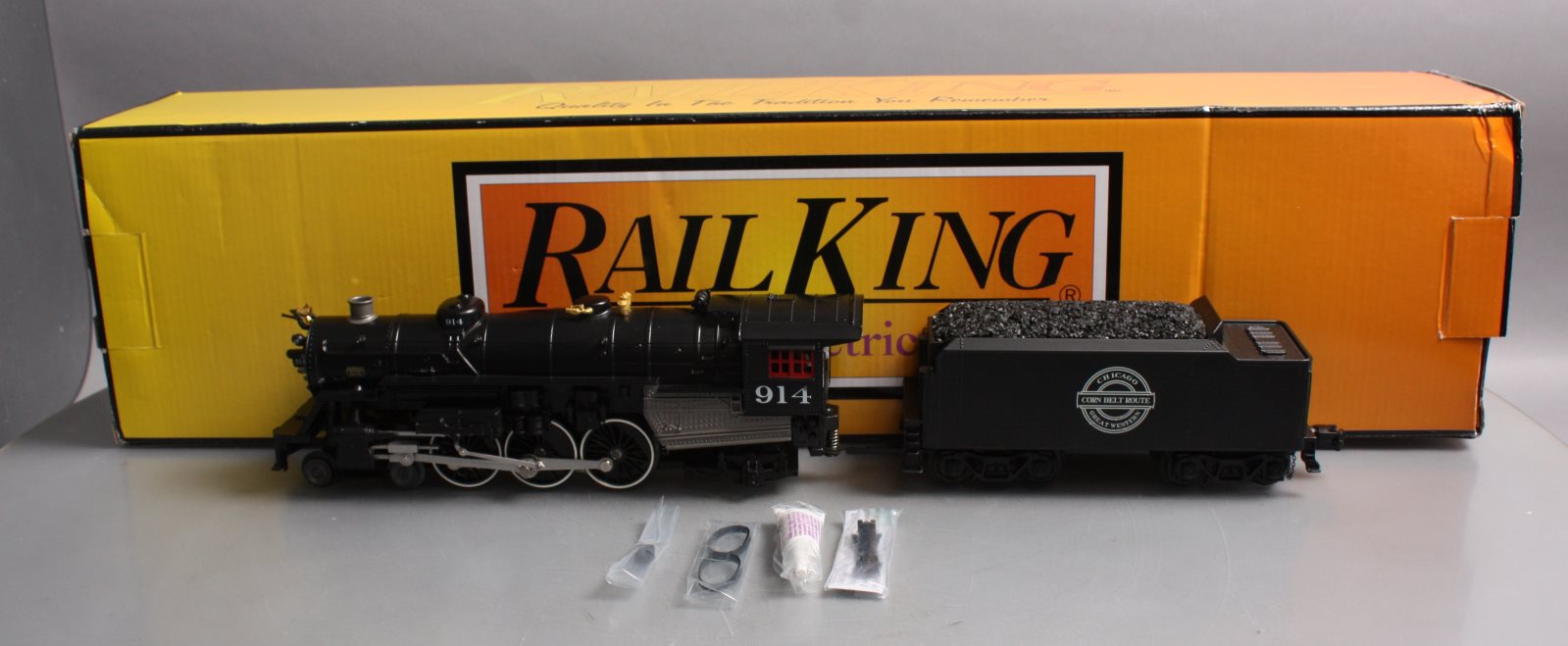 MTH 30-1824-1 O Chicago Great Western 4-6-2 Imperial Pacific Steam Loco #914