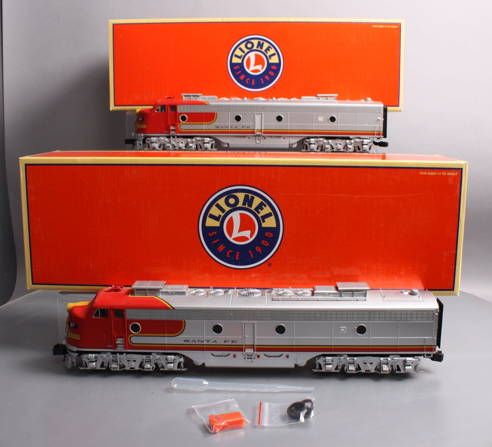 Lionel 6-81219 O Gauge Santa Fe Legacy E8 AA Diesel Locomotive Set #84/87