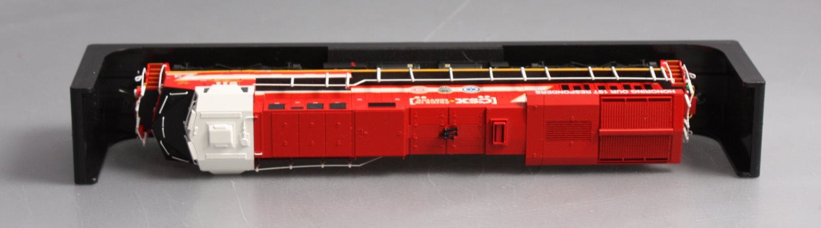 MTH 80-2400-1 HO CSX First Responders ES44AC Diesel Locomotive w/PS 3.0 #911