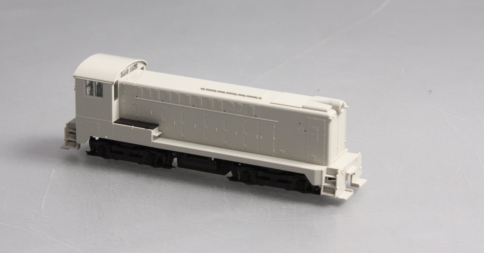 Stewart 4800 HO Undecorated Baldwin DS-4-4-1000 Powered Diesel Locomotive