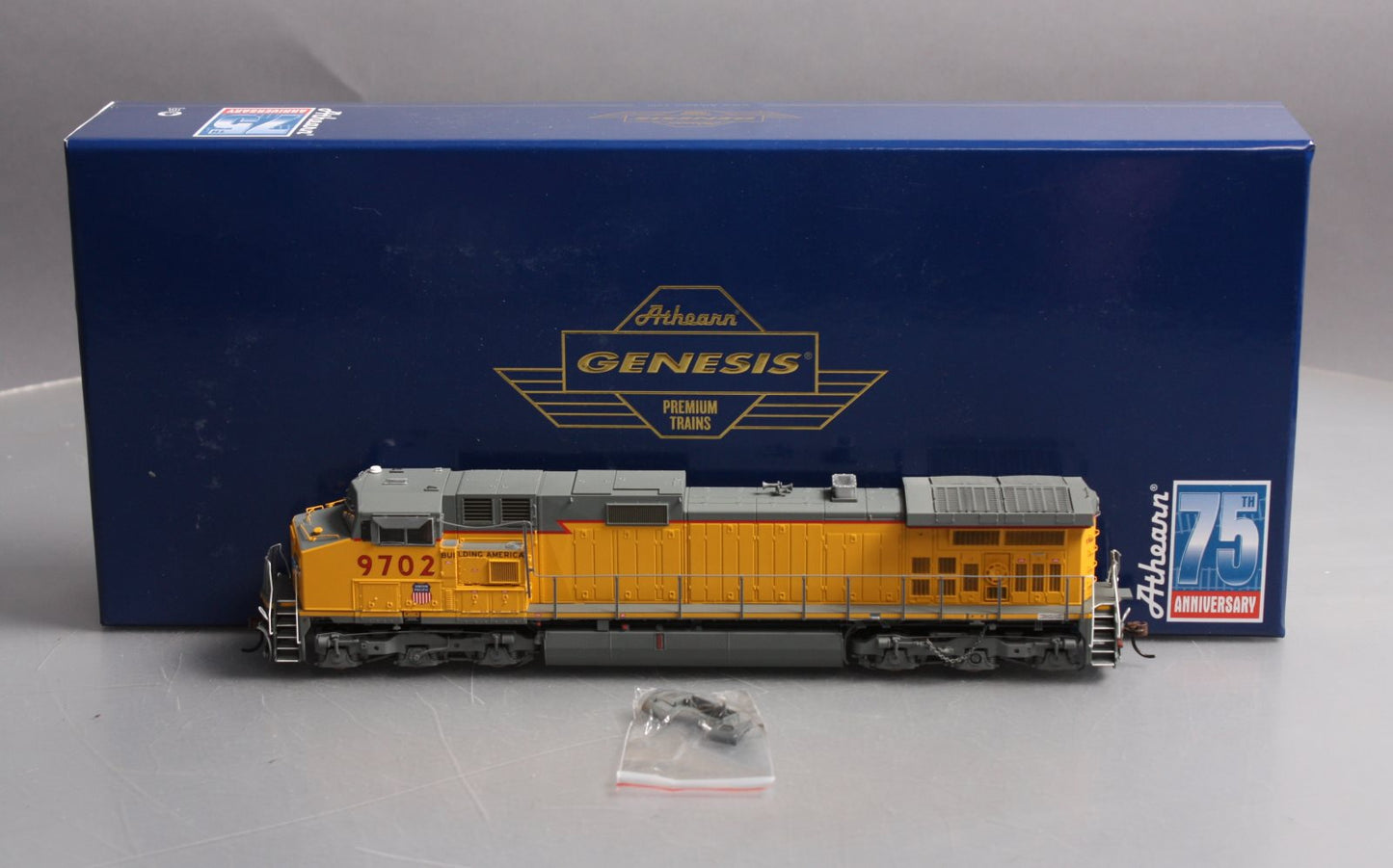 Athearn G31621 HO UP Dash 9-44CW Diesel Locomotive w/DCC & Sound #9702