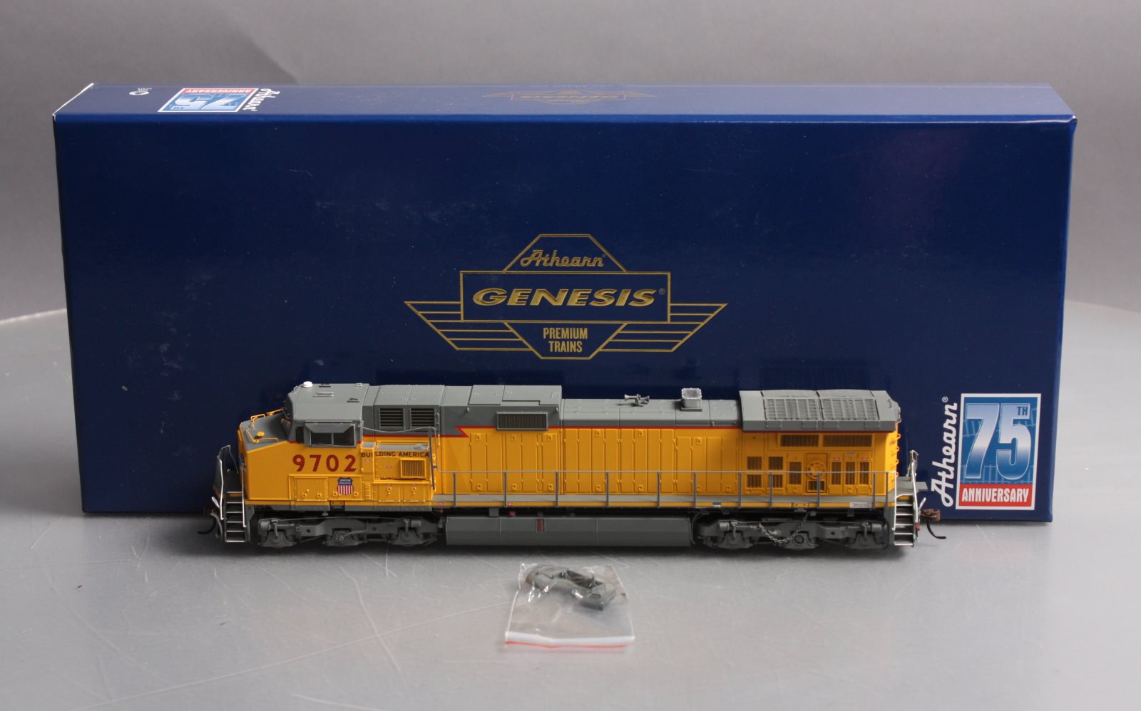 Athearn G31621 HO UP Dash 9-44CW Diesel Locomotive w/DCC & Sound #9702